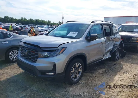 2022 Honda Passport Trail Sport z USA, uszkodzony, nr VIN 5FNYF8H68NB025262